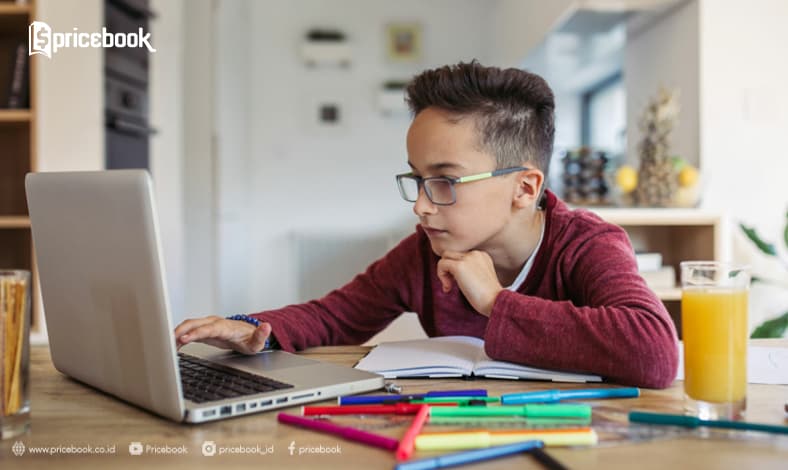 desain laptop untuk sekolah