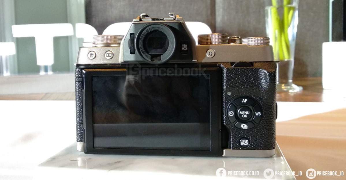Fujifilm X-T100