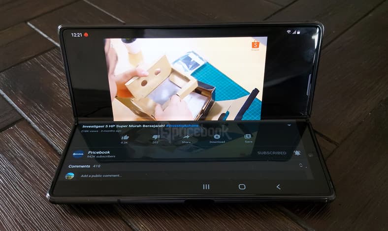 Hands On Samsung Galaxy Z Fold 2