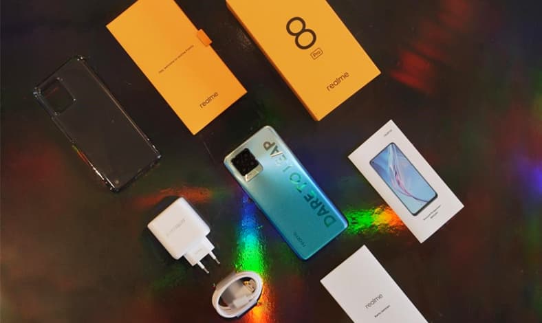 Isi Box realme 8 Pro