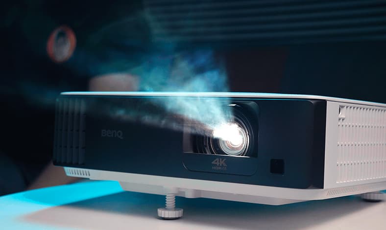 Proyektor Gaming 4K BenQ TK700STi