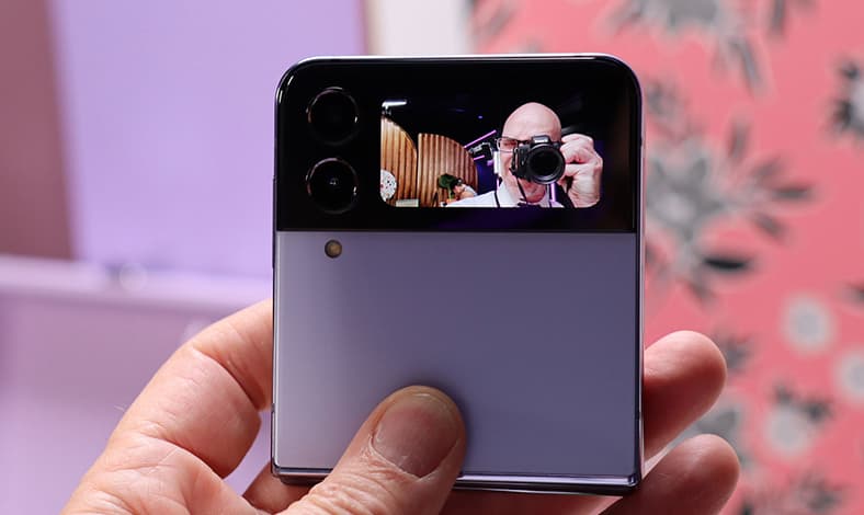 Samsung Galaxy Z Flip4 FlexCam