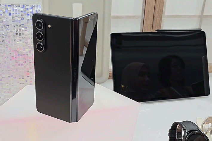 Galaxy Fold5