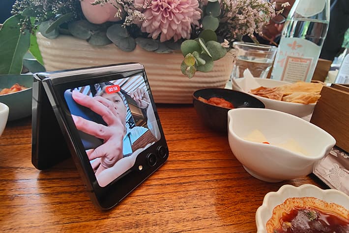 cara kreatif bikin konten pakai galaxy z flip5