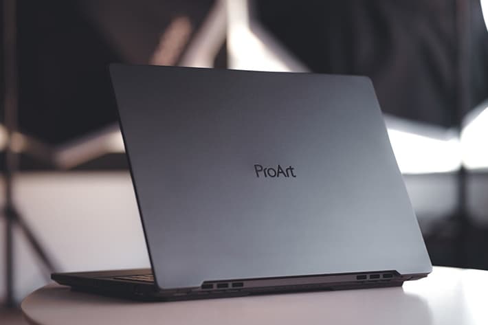 review ASUS ProArt Studiobook 16 OLED (H7600)