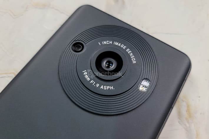 review sharp aquos r8s pro