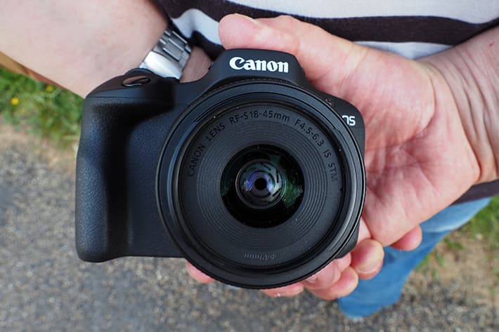 Canon R100