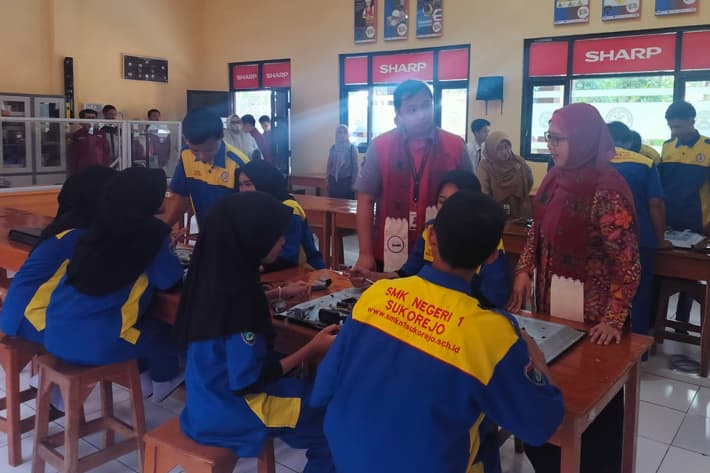 Program Sharp Class Sambangi SMKN 1 Sukorejo-1
