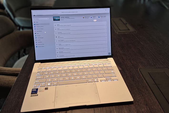 ASUS Zenbook S 14 OLED (UX5406)