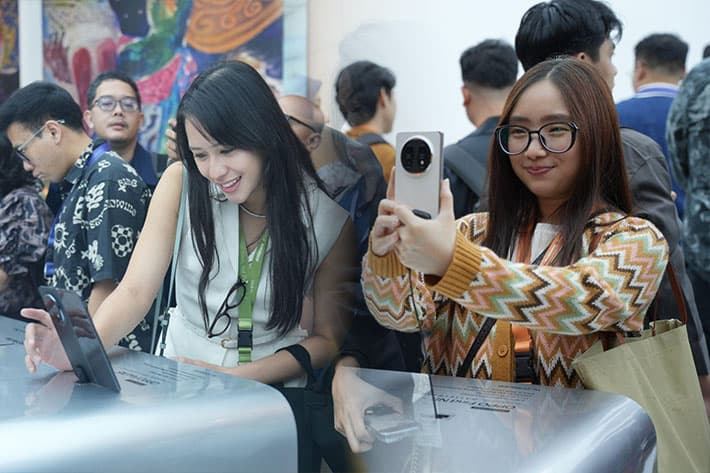 OPPO Find N5 dan BYD Denza Inden