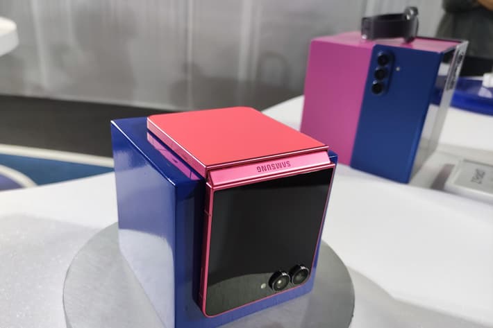 Galaxy Z Fold7, Z Flip7 terbaru 2025