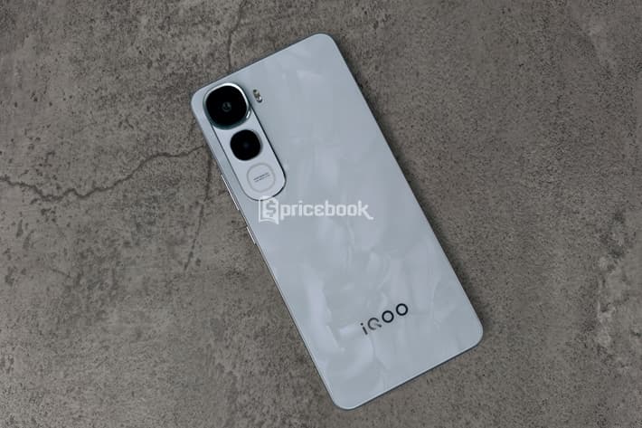 hp iqoo terbaru