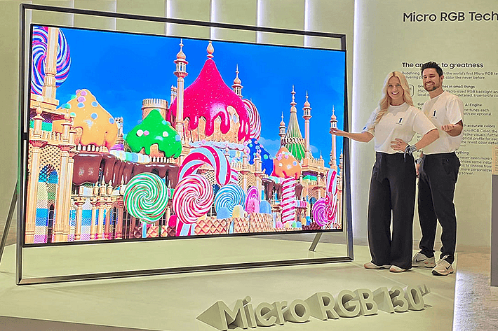 The Freestyle+ berbasis AI dan TV Micro RGB 130 inci,