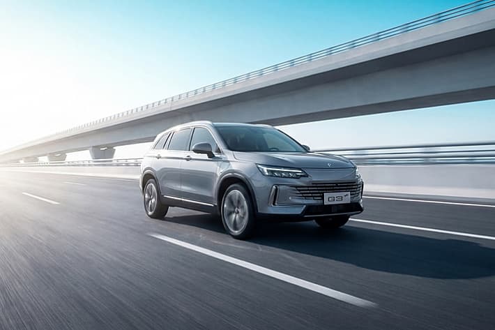 mobil listrik polytron