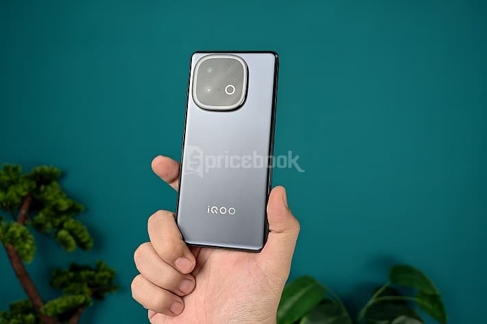 hp iqoo terbaru