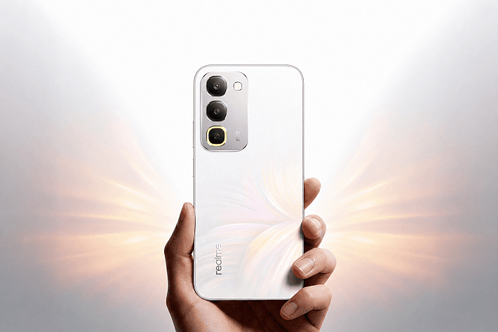 Pre-order realme C100